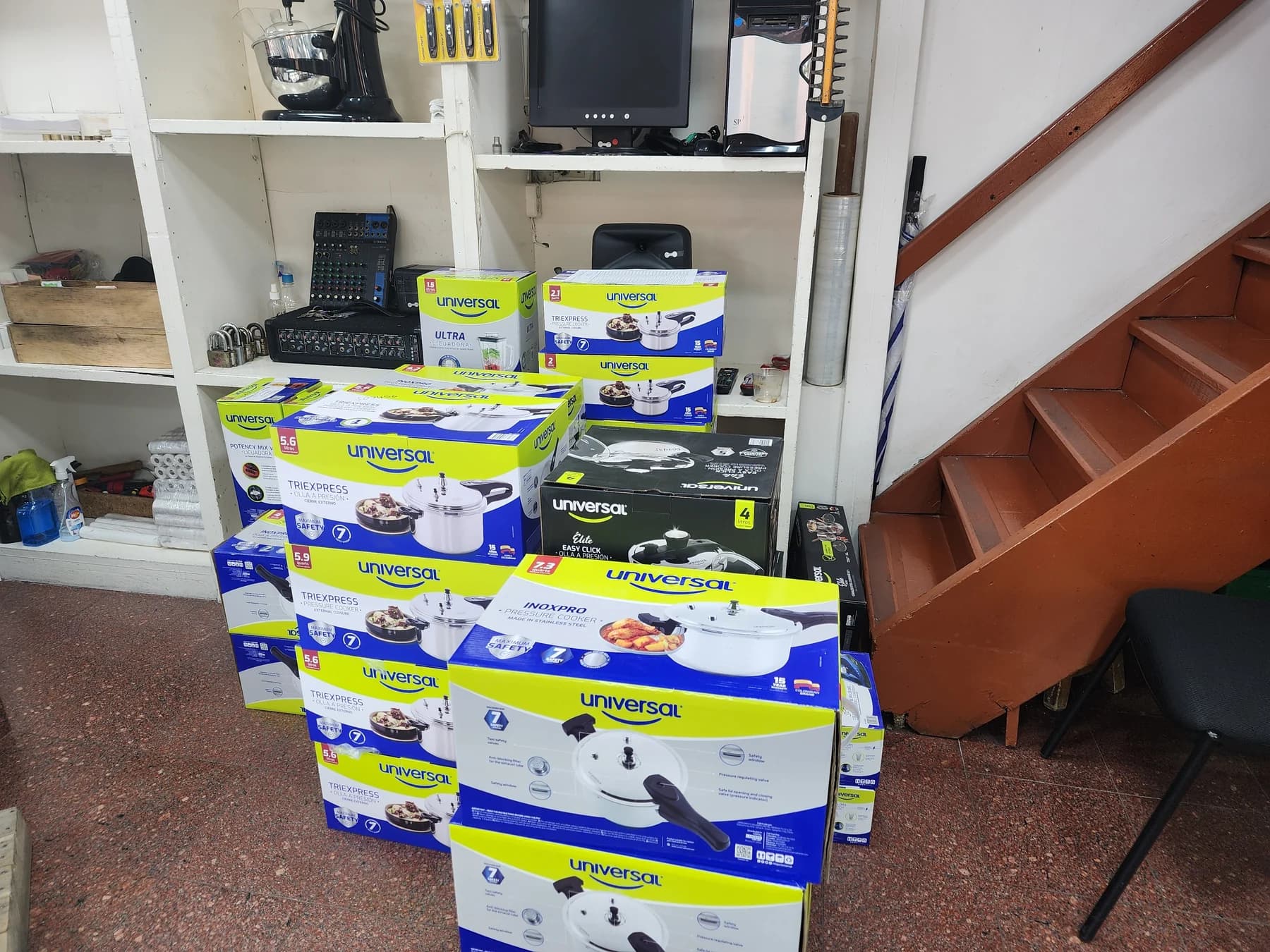 Electrodomésticos exhibidos en Casa Comercial El Parque