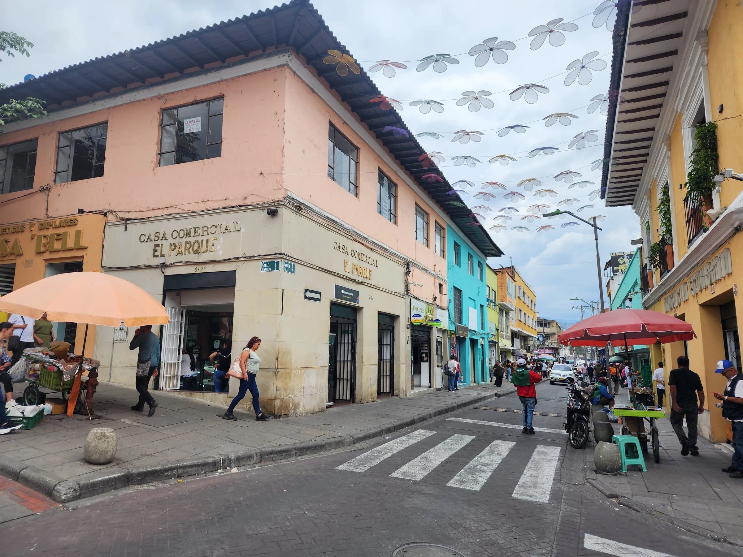 Casa Comercial El Parque en la esquina de la Carrera 7, en el centro de Fusagasugá
